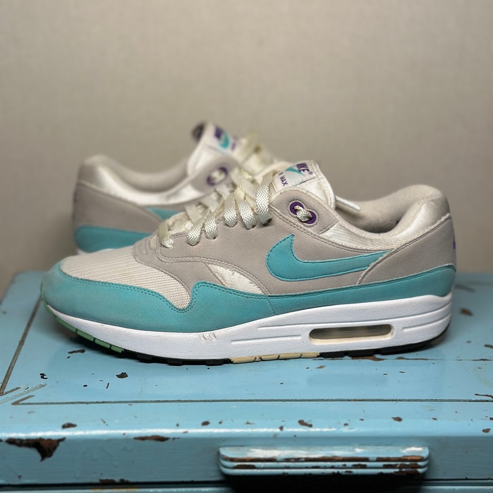 Nike Air Max 1 Anniversary Aqua Sneakers in Teal and white, size 10.5